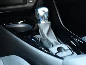 Toyota C-HR 1.8 Hybrid Style Luxury thumbnail 4