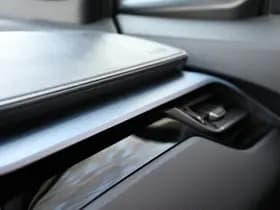 Toyota C-HR 1.8 Hybrid Style Luxury thumbnail 32