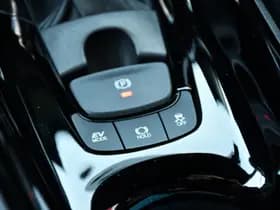 Toyota C-HR 1.8 Hybrid Style Luxury thumbnail 33