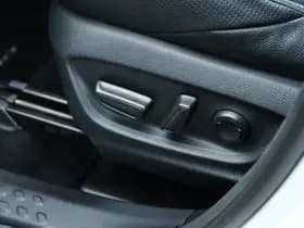 Toyota C-HR 1.8 Hybrid Style Luxury thumbnail 6