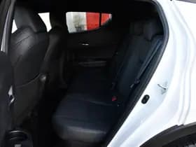 Toyota C-HR 1.8 Hybrid Style Luxury thumbnail 8