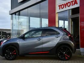 Toyota Aygo X 1.0 VVT-i S-CVT Undercover Jun Takahashi Limited Automaat 72pk thumbnail 5