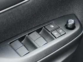 Toyota Yaris 1.5 Hybrid Dynamic Automaat 116pk thumbnail 17