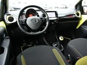 Toyota Aygo 1.0 VVT-i x-cite 5-deurs 69pk thumbnail 2