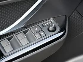 Toyota C-HR 1.8 Hybrid Dynamic Automaat 122pk thumbnail 18