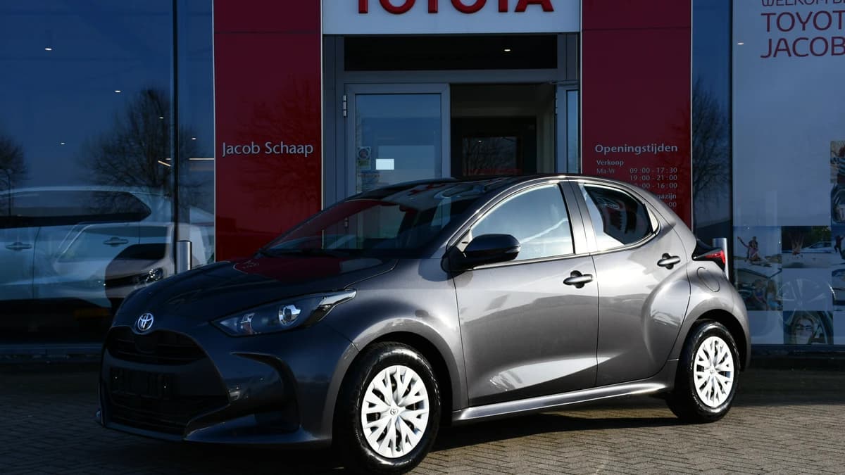 Toyota Yaris 1.5 VVT-i Active 5-deurs 126pk — foto 1