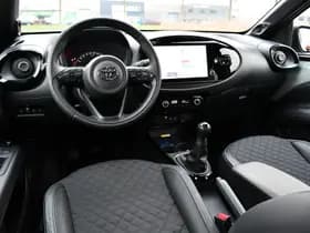 Toyota Aygo X 1.0 VVT-i MT Premium 72pk thumbnail 2