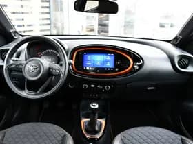 Toyota Aygo X 1.0 VVT-i MT Limited 72pk thumbnail 2