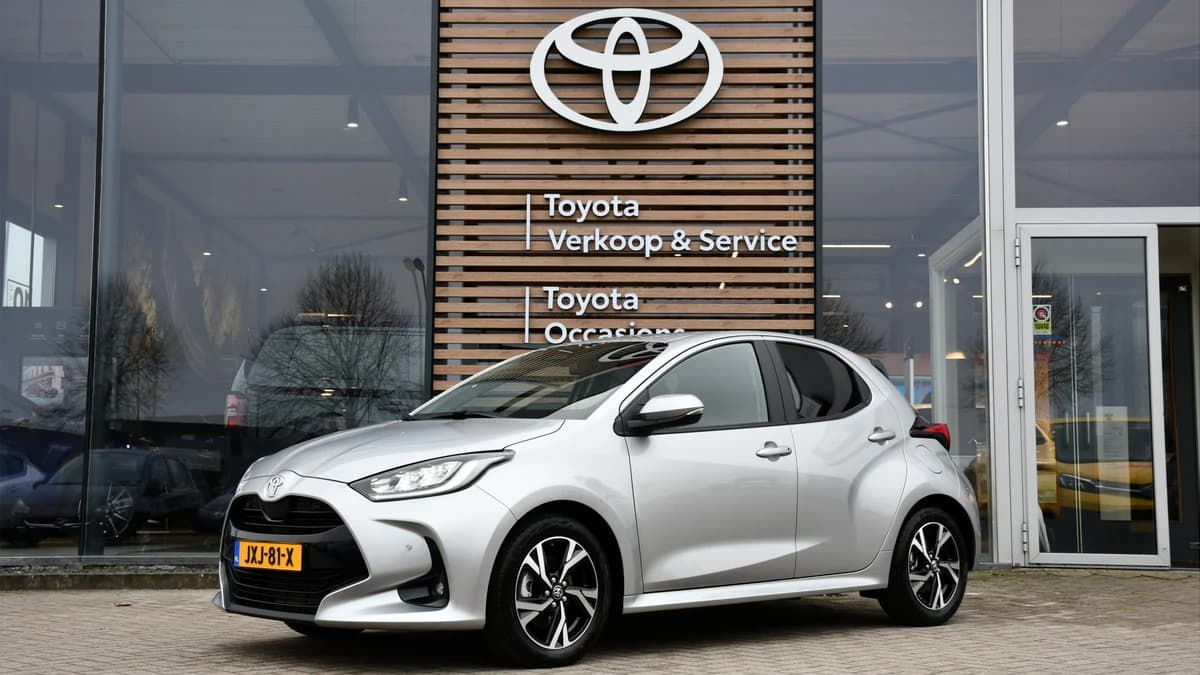 Toyota Yaris 1.5 Hybrid 115 Dynamic Limited 116pk Automaat — foto 1