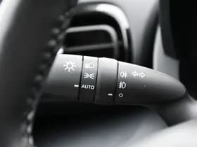 Toyota Yaris 1.5 Hybrid 115 Dynamic Limited 116pk Automaat thumbnail 18