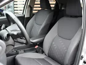 Toyota Yaris 1.5 Hybrid 115 Dynamic Limited 116pk Automaat thumbnail 4