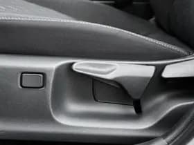 Toyota Yaris 1.5 Hybrid 115 Dynamic Limited 116pk Automaat thumbnail 5