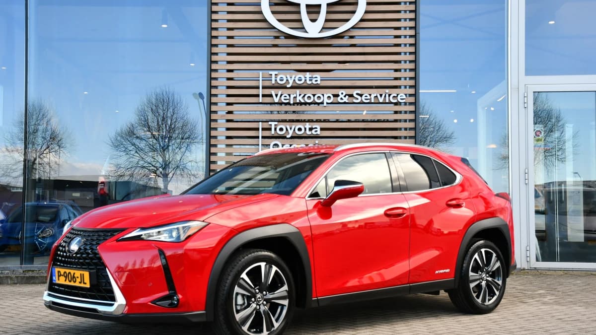 Lexus UX 250h Preference Line Automaat 184pk — foto 1