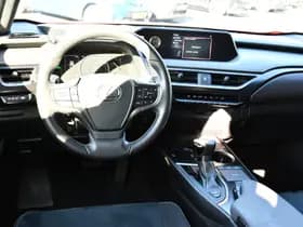 Lexus UX 250h Preference Line Automaat 184pk thumbnail 2