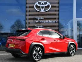 Lexus UX 250h Preference Line Automaat 184pk thumbnail 3