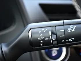 Lexus UX 250h Preference Line Automaat 184pk thumbnail 24