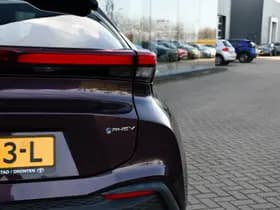 Toyota C-HR 2.0 Plug-in Hybrid 220 Dynamic Automaat 223pk thumbnail 32