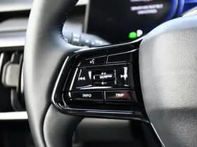 Toyota Urban Cruiser Executive 61 kWh Automaat 174pk thumbnail 32