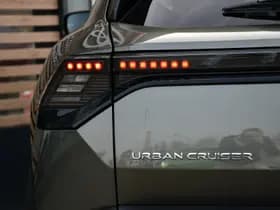 Toyota Urban Cruiser Executive 61 kWh Automaat 174pk thumbnail 42