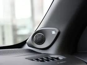 Toyota Urban Cruiser Executive 61 kWh Automaat 174pk thumbnail 7