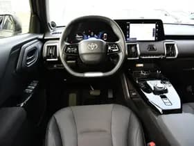 Toyota Urban Cruiser Executive 61 kWh Automaat 174pk thumbnail 2