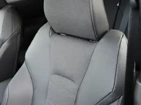 Toyota Urban Cruiser Executive 61 kWh Automaat 174pk thumbnail 15