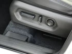 Toyota Urban Cruiser Executive 61 kWh Automaat 174pk thumbnail 30