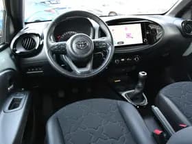 Toyota Aygo X 1.0 VVT-i MT Envy 72pk thumbnail 2