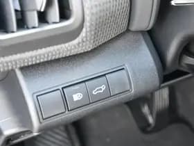 Toyota bZ4X thumbnail 11