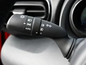 Toyota Yaris thumbnail 13