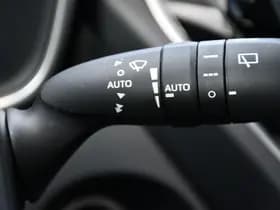 Toyota Corolla thumbnail 23