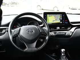 Toyota C-HR thumbnail 18