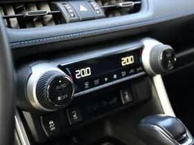 Toyota RAV4 thumbnail 21