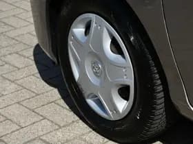 Toyota Yaris thumbnail 13