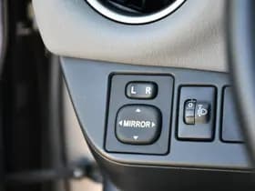 Toyota Yaris thumbnail 14