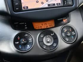 Toyota RAV4 thumbnail 14