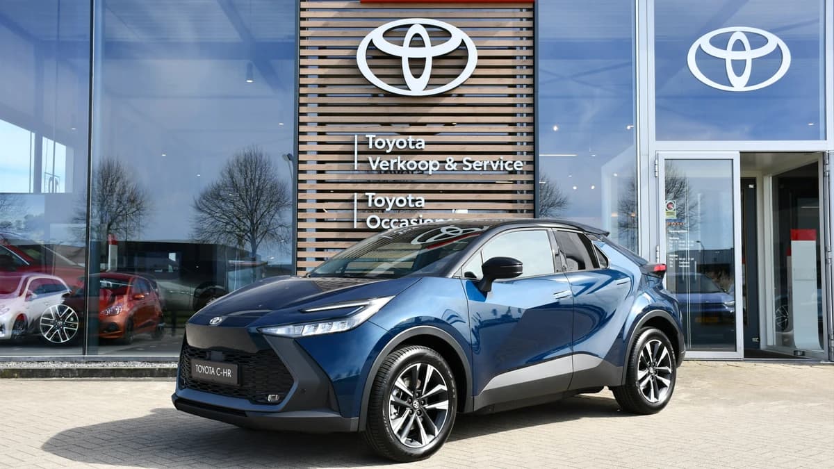 Toyota C-HR 2.0 Plug-in Hybrid 220 Dynamic Automaat 223pk — foto 1
