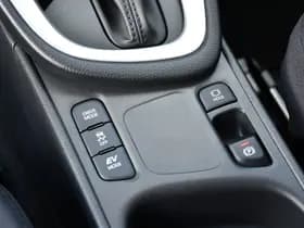 Toyota Yaris thumbnail 13