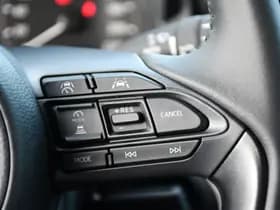 Toyota Yaris thumbnail 8