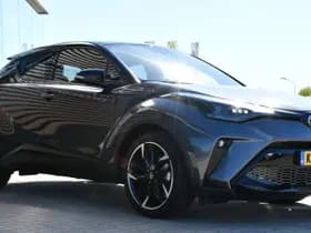 Toyota C-HR thumbnail 3