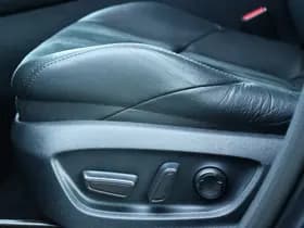 Toyota C-HR thumbnail 4