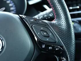 Toyota C-HR thumbnail 6