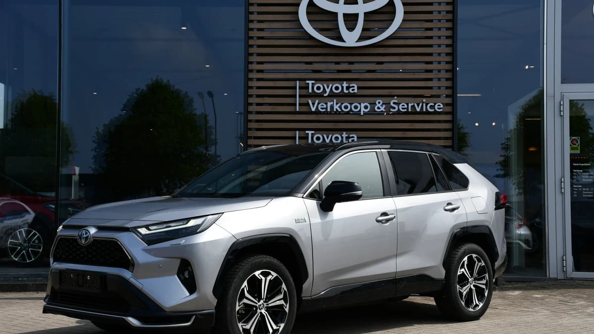 Toyota RAV4 — foto 1