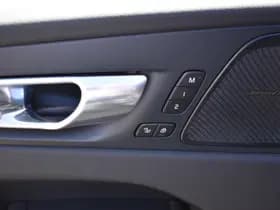 Volvo XC60 T8 AWD 455PK Plug-in hybrid Ultra Dark thumbnail 8