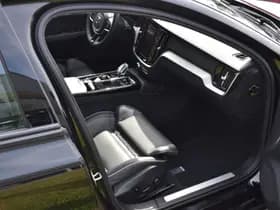 Volvo V60 T6 AWD 350PK Plug-in Hybrid Plus Dark thumbnail 25