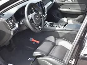 Volvo V60 T6 AWD 350PK Plug-in Hybrid Plus Dark thumbnail 8