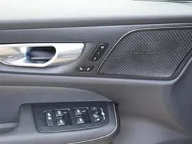 Volvo V60 T6 AWD 350PK Plug-in Hybrid Plus Dark thumbnail 9