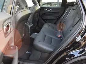 Volvo XC60 T6 AWD 350PK Plug-in Hybrid Ultra Dark thumbnail 4