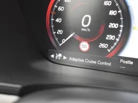 Volvo V90 T8 AWD 390PK Plug-in Hybrid Inscription thumbnail 40