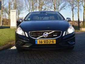 Volvo V60 T3 180PK R-Design thumbnail 3